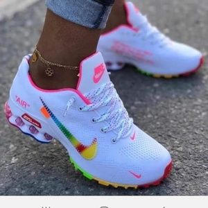 Meet your Posher, Christy